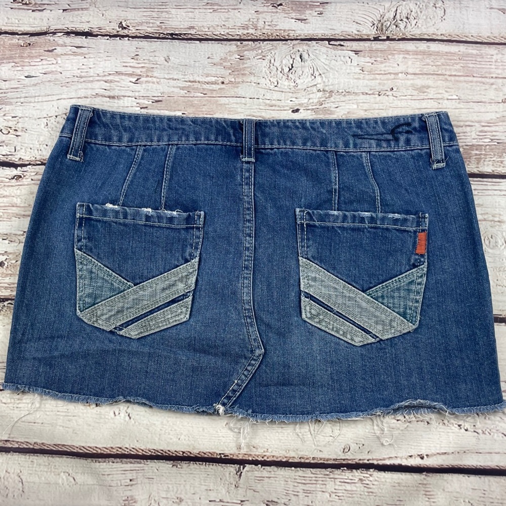 🦅 American Eagle Distressed Jean Skirt Size 8 - Picture 5 of 6